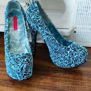 Teeze high heeled pumps